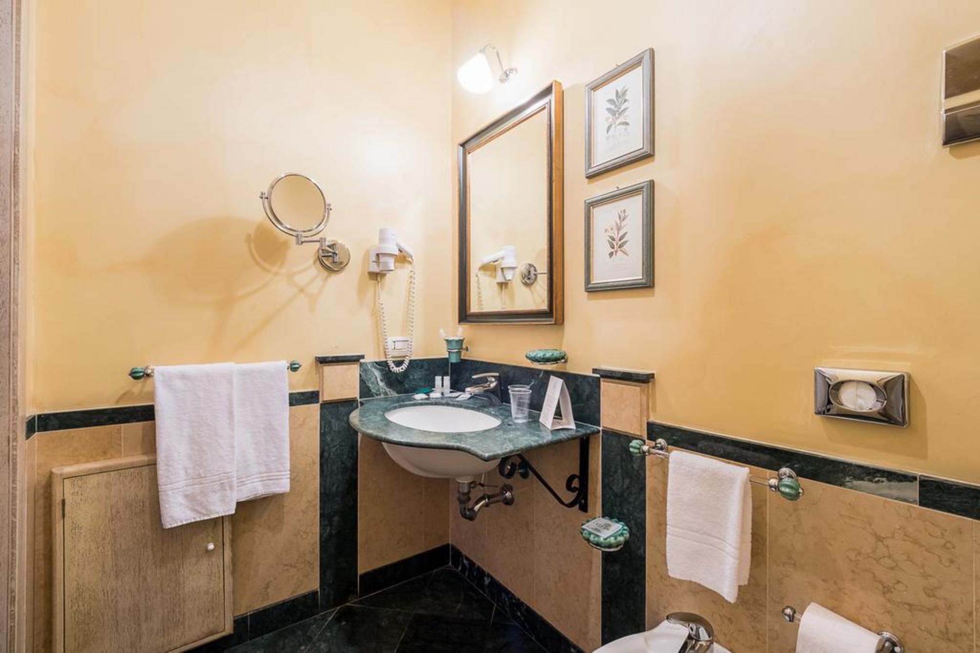 

Roma - Mondello - Hotel Vecchio Borgo