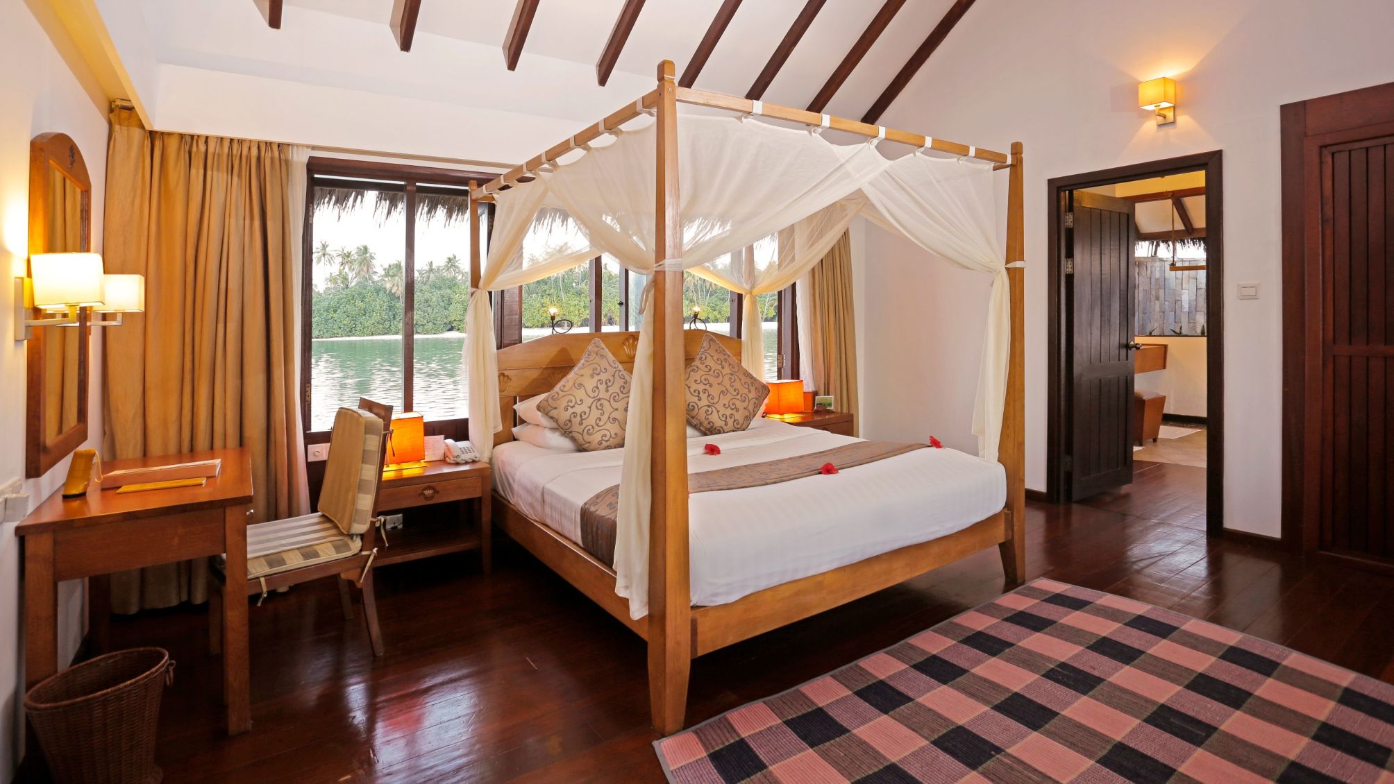 

Roma - Atollo di Meemu - Medhufushi Island Resort