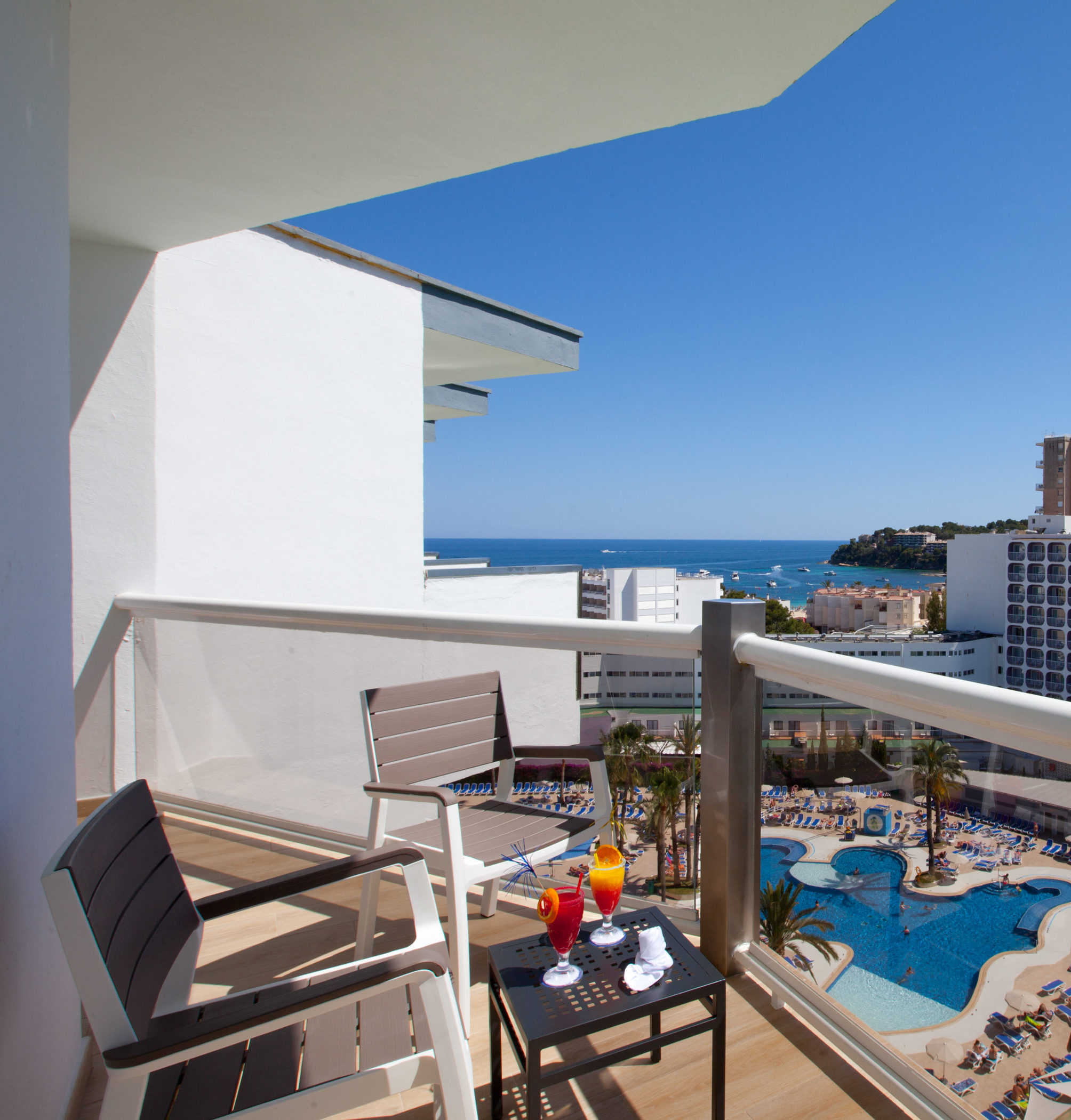 

Cagliari - Paguera - Samos Hotel