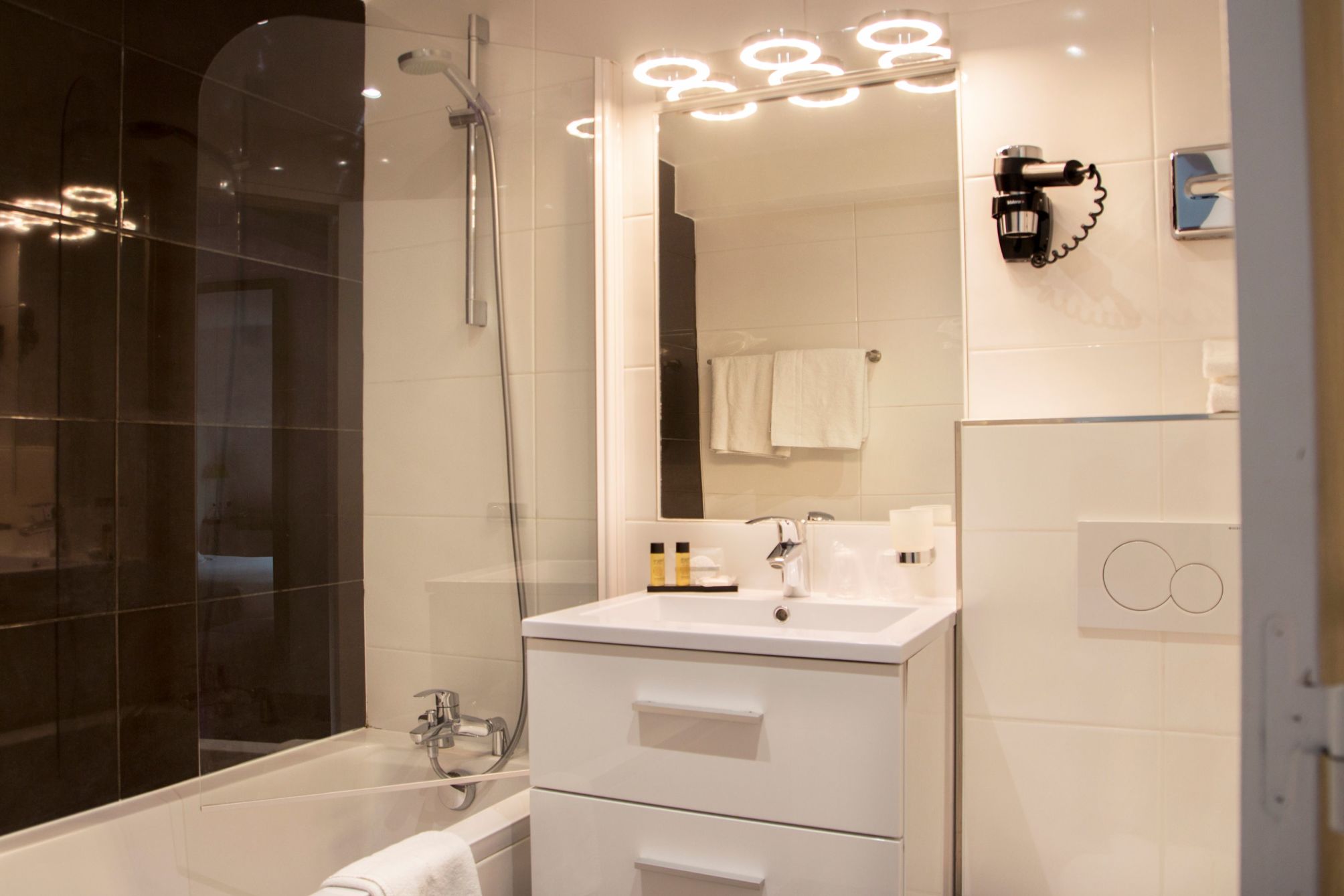 

Pisa - Villejuif - 55 Hôtel Montparnasse