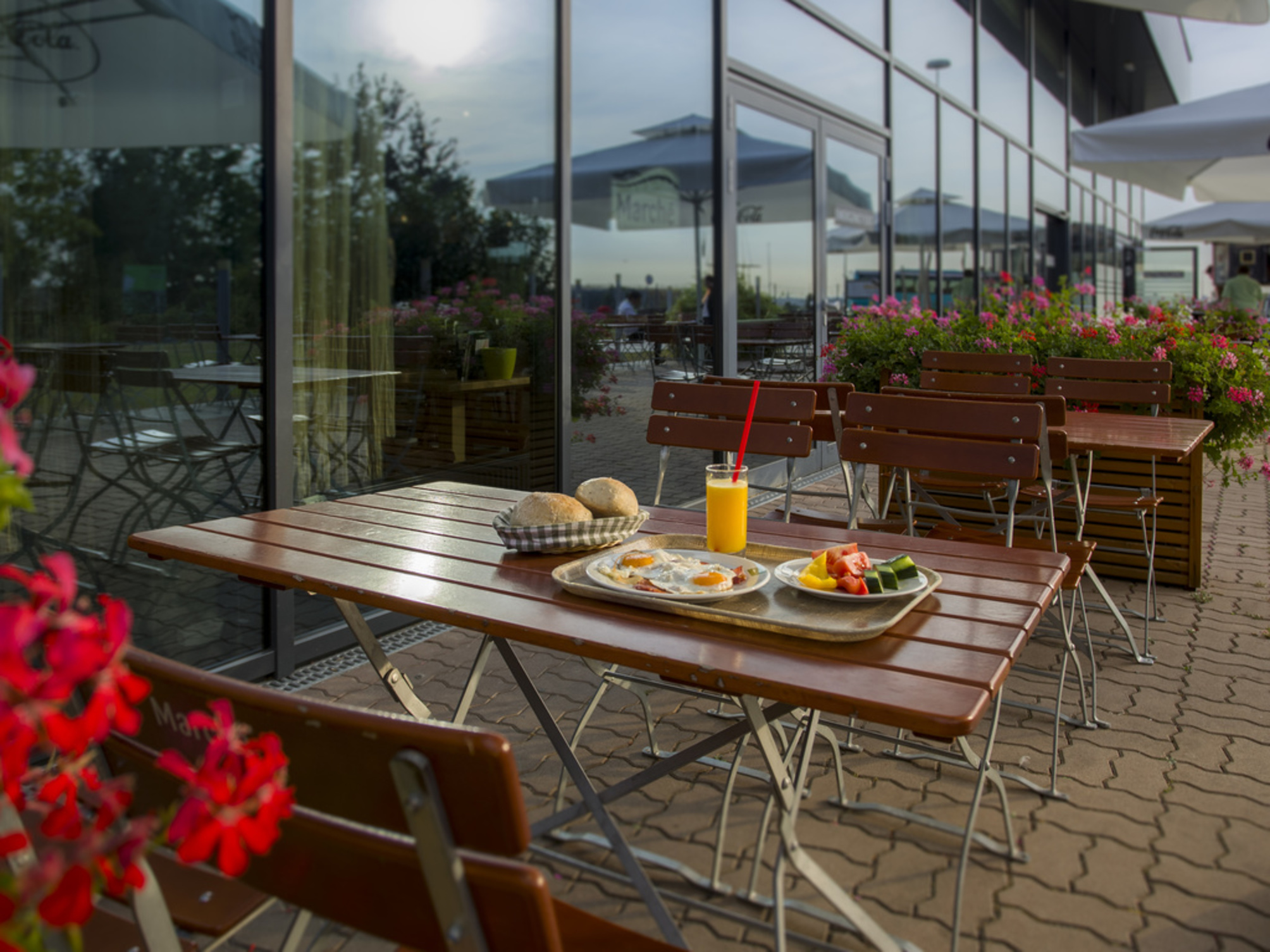

Roma - Himberg - Ibis Vienna Airport