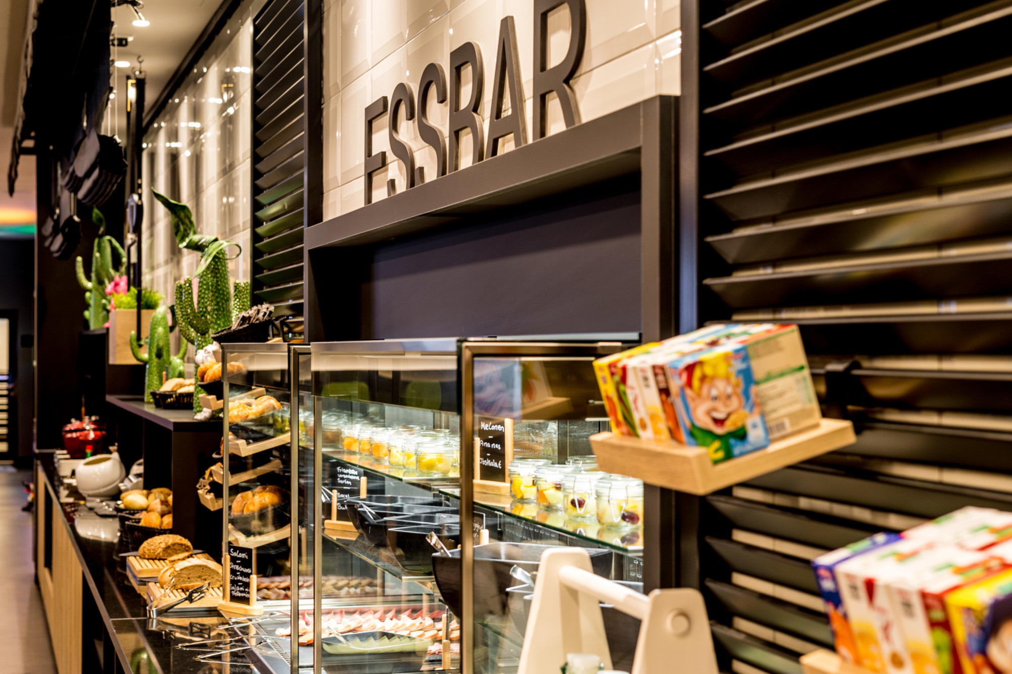 

Milano - Essen - Holiday Inn - the niu, Cobbles Essen