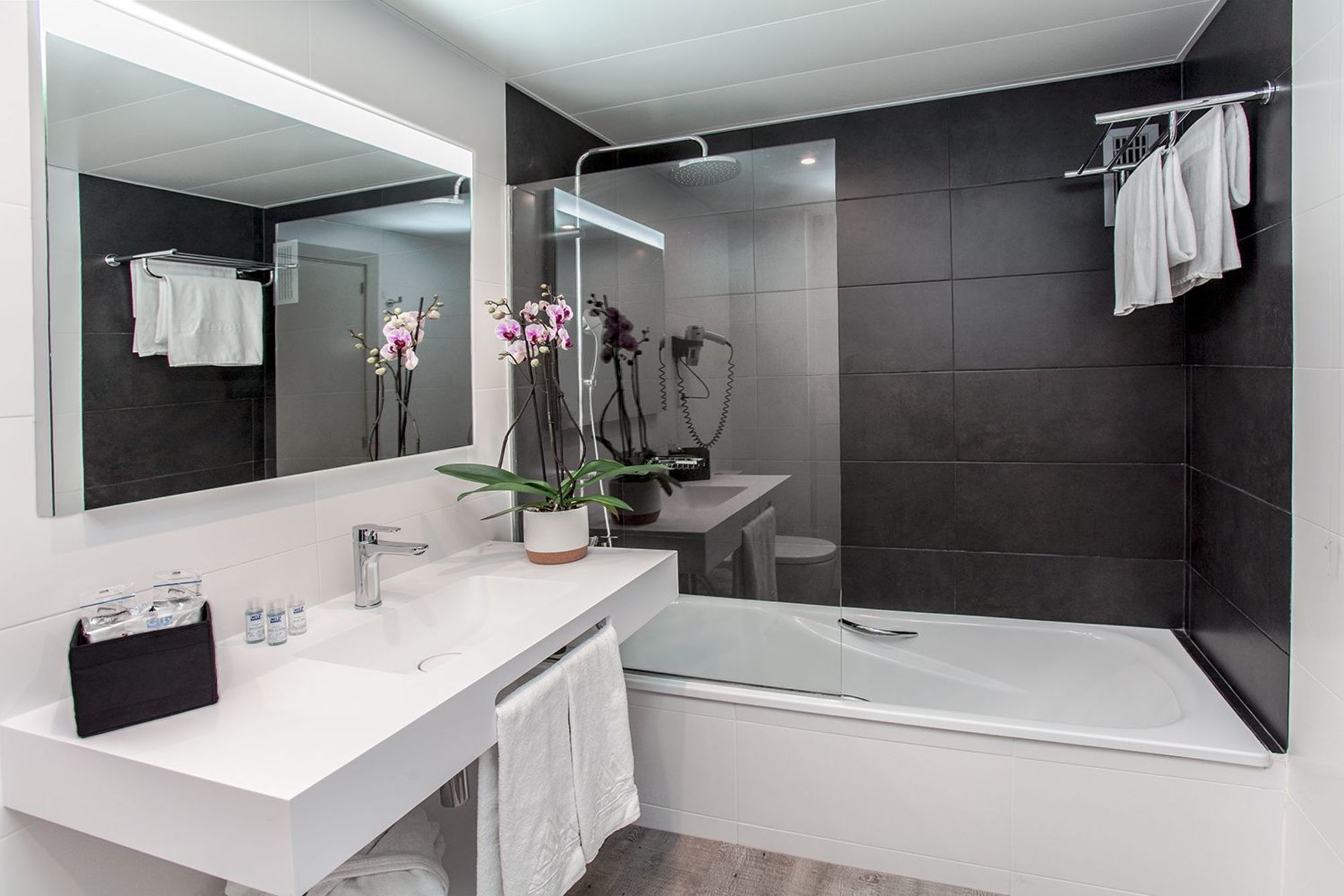 

Bari - Hospitalet de Llobregat - Aparthotel Atenea Barcelona