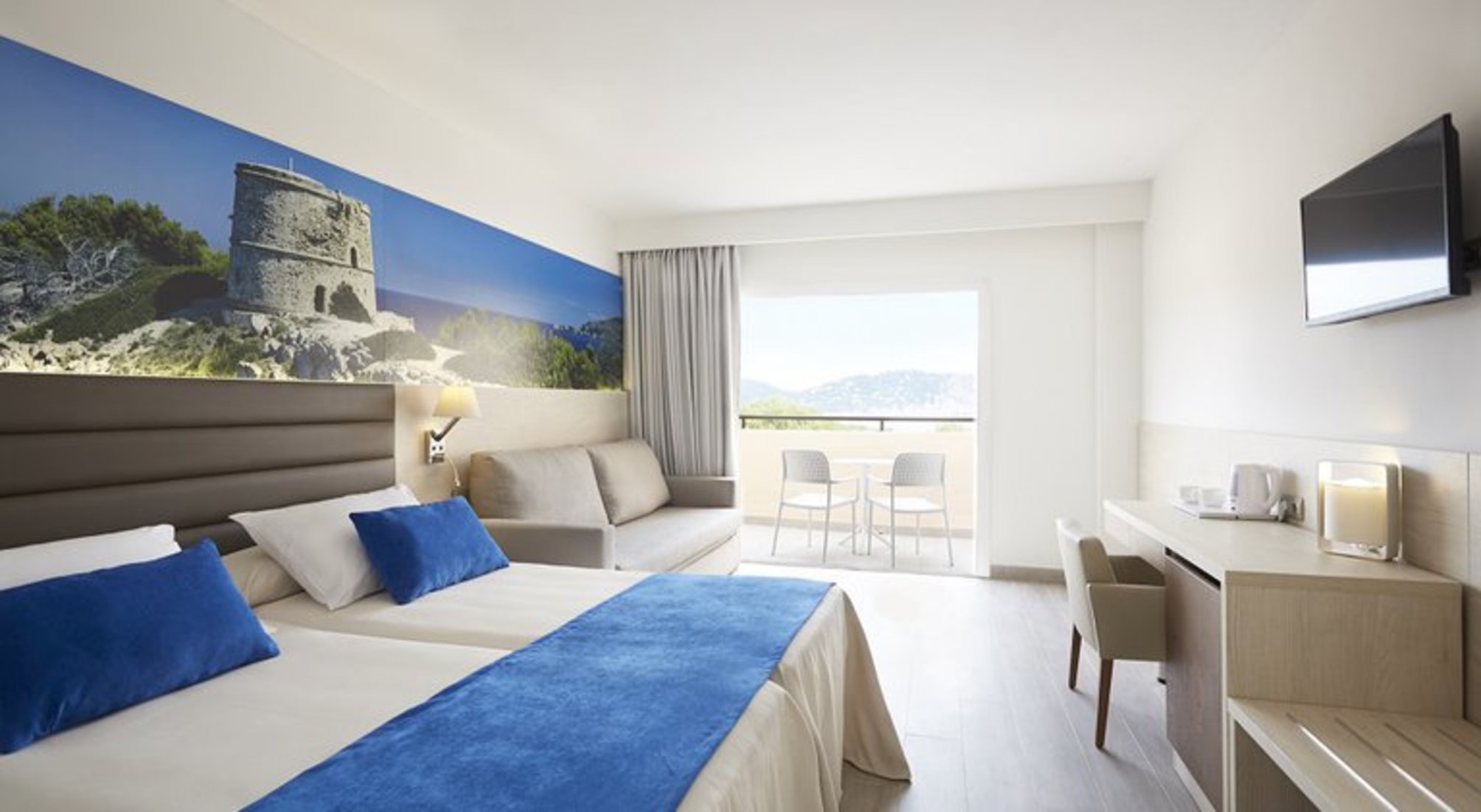 

Trieste - Santa Eulalia del Río - Invisa Hotel Club Cala Blanca