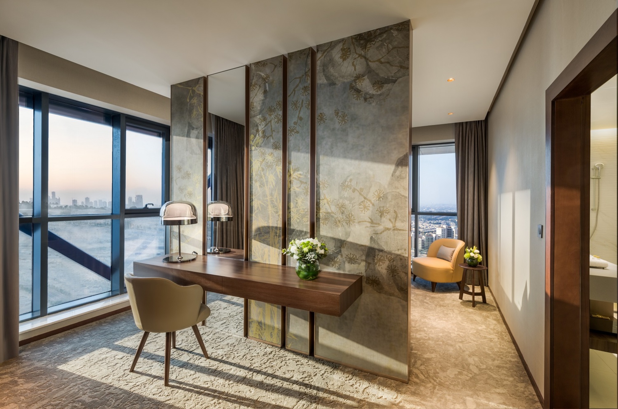 Suite, deluxe, club