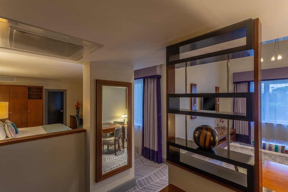 

Bologna - Dublino - Crowne Plaza Dublin Airport