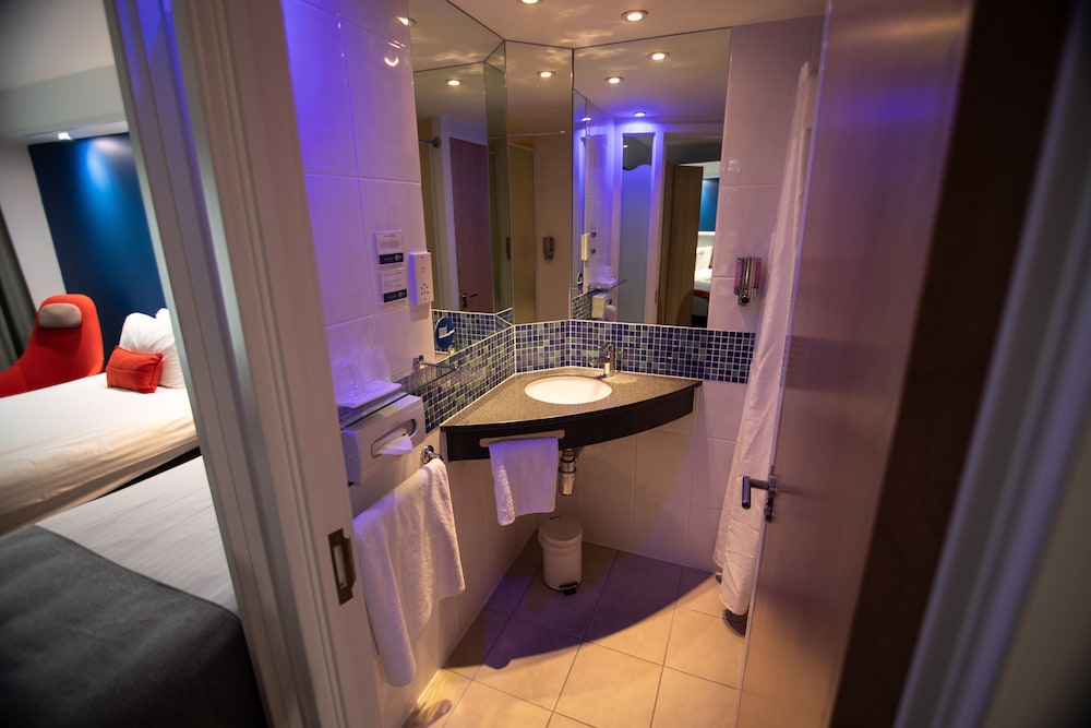 

Milano - Stansted - Holiday Inn Express LONDON - STANSTED AIRPORT
