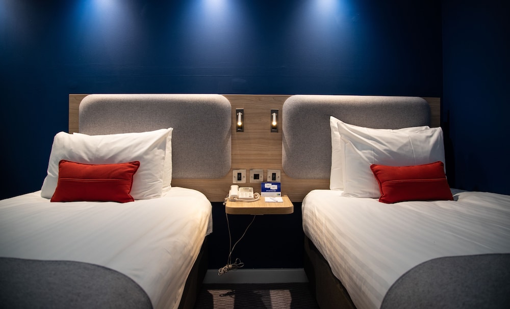 

Venezia - Stansted - Holiday Inn Express London - Stansted Airport