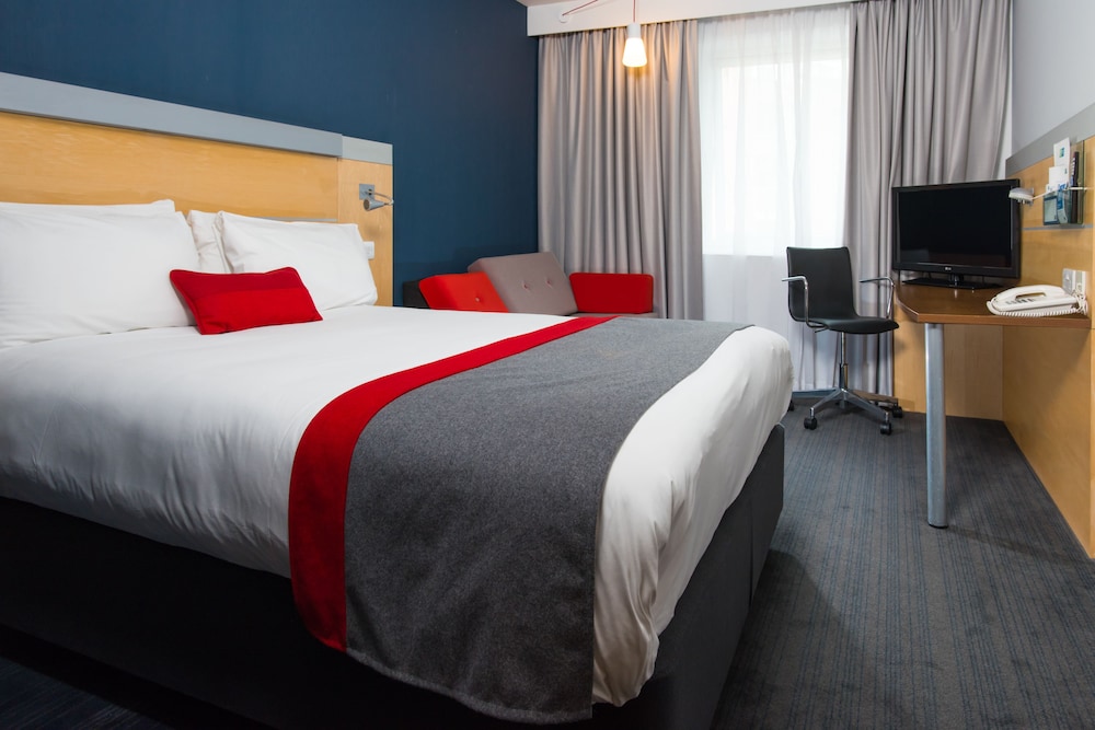 

Bari - Cambridge, Cambridgeshire - Holiday Inn Express CAMBRIDGE
