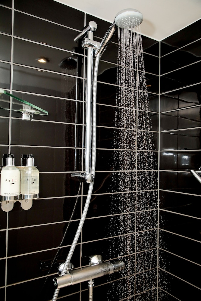 

Bologna - West Drayton - Holiday Inn Express London - Heathrow T5