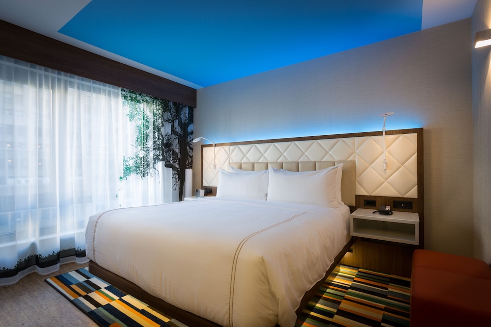 1 king bed standard walk in shower