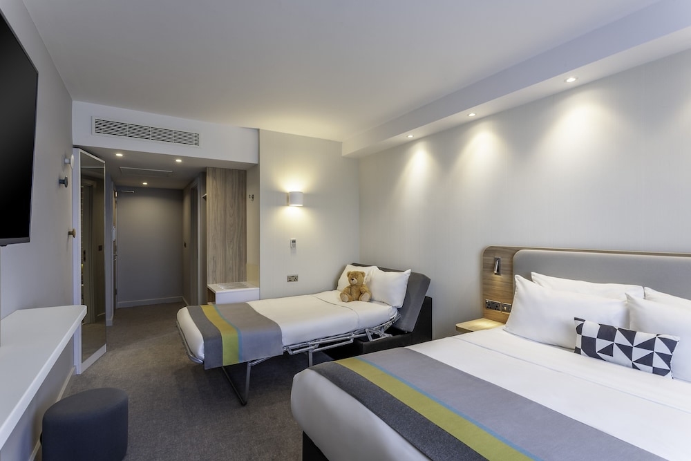 

Pescara - Dublino - Holiday Inn Express Dublin Airport