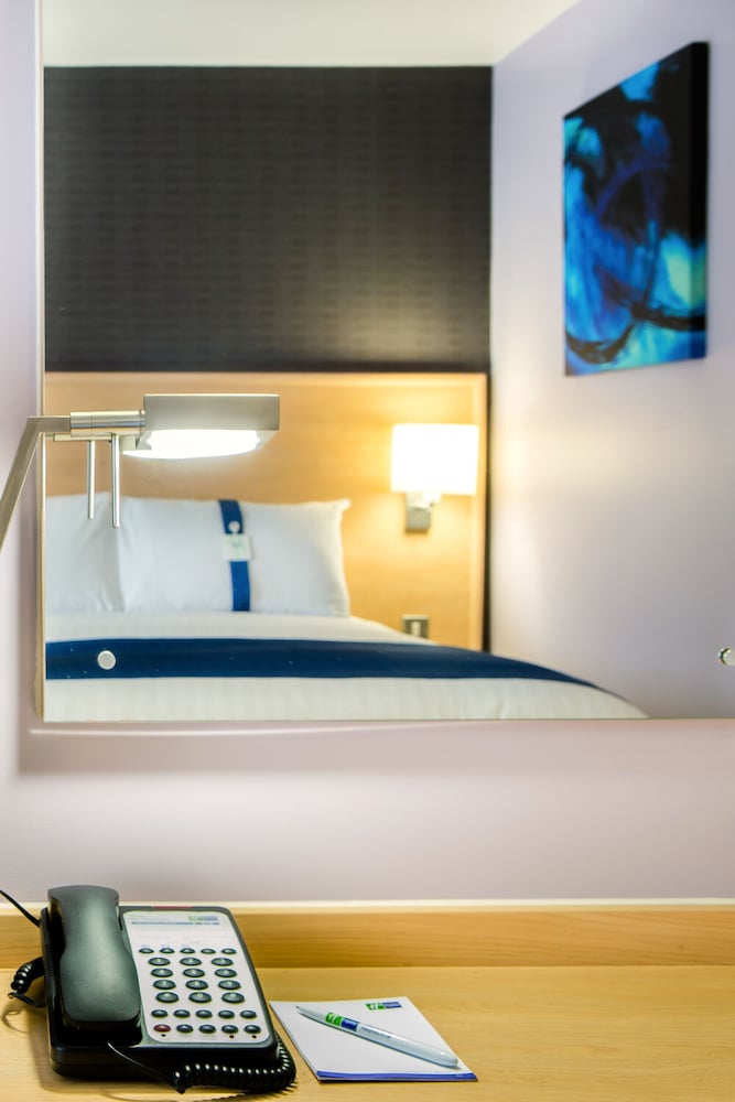 

Bologna - Manchester Airport - Holiday Inn Express MANCHESTER AIRPORT