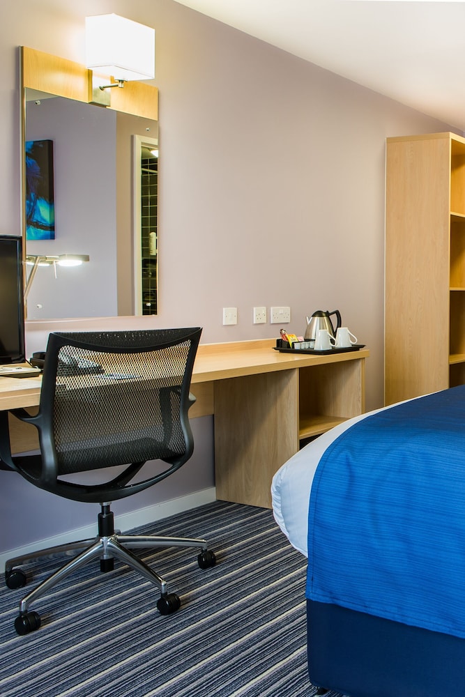 

Roma - Manchester Airport - Holiday Inn Express Manchester Airport
