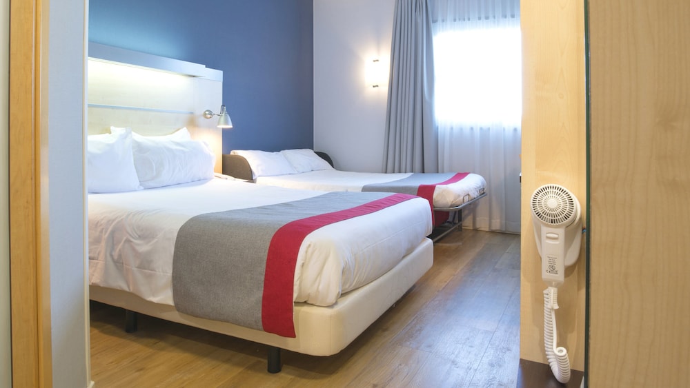

Pescara - Molins de Rei - Holiday Inn Express BARCELONA - MOLINS DE REI