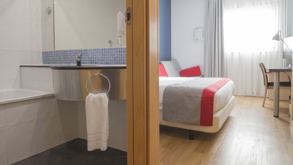 

Roma - Molins de Rei - Holiday Inn Express Barcelona - Molins de Rei