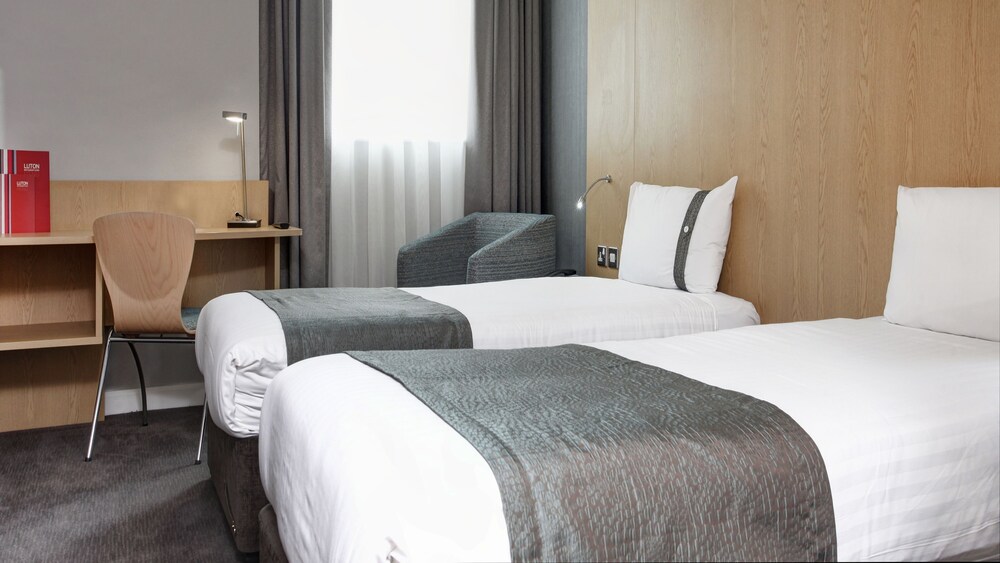 

Pisa - Luton - Holiday Inn London - Luton Airport