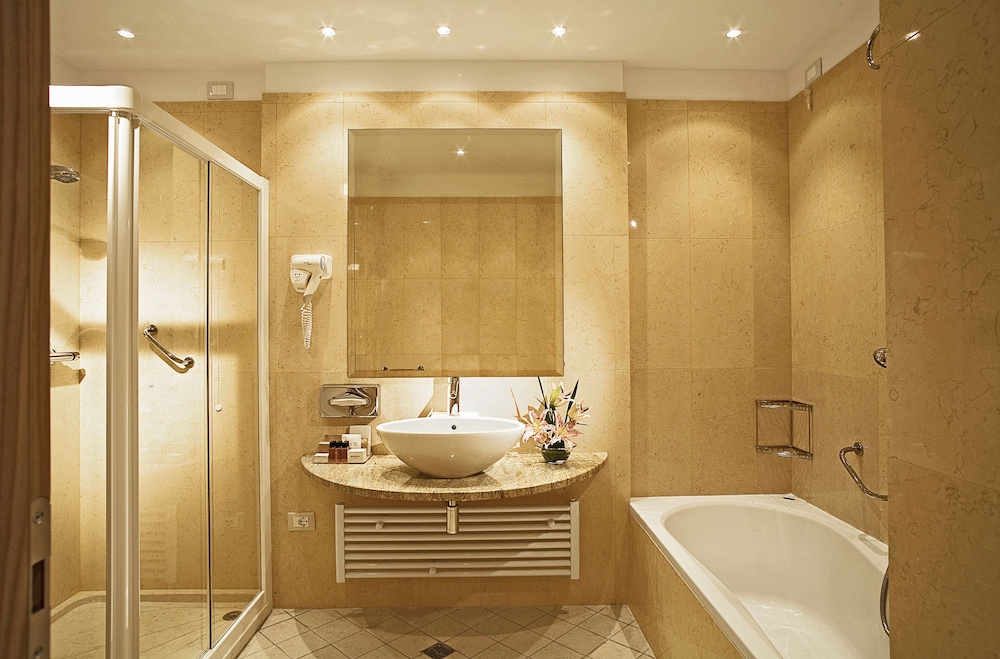 

Catania - Padova - Crowne Plaza Padova