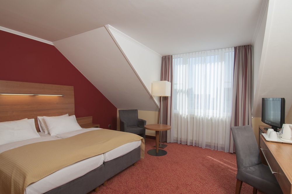 Non-smoking suite room 