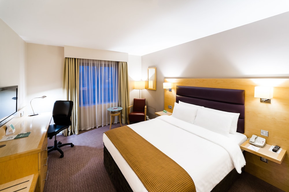 

Verona - Teddington - Holiday Inn London - Brentford Lock