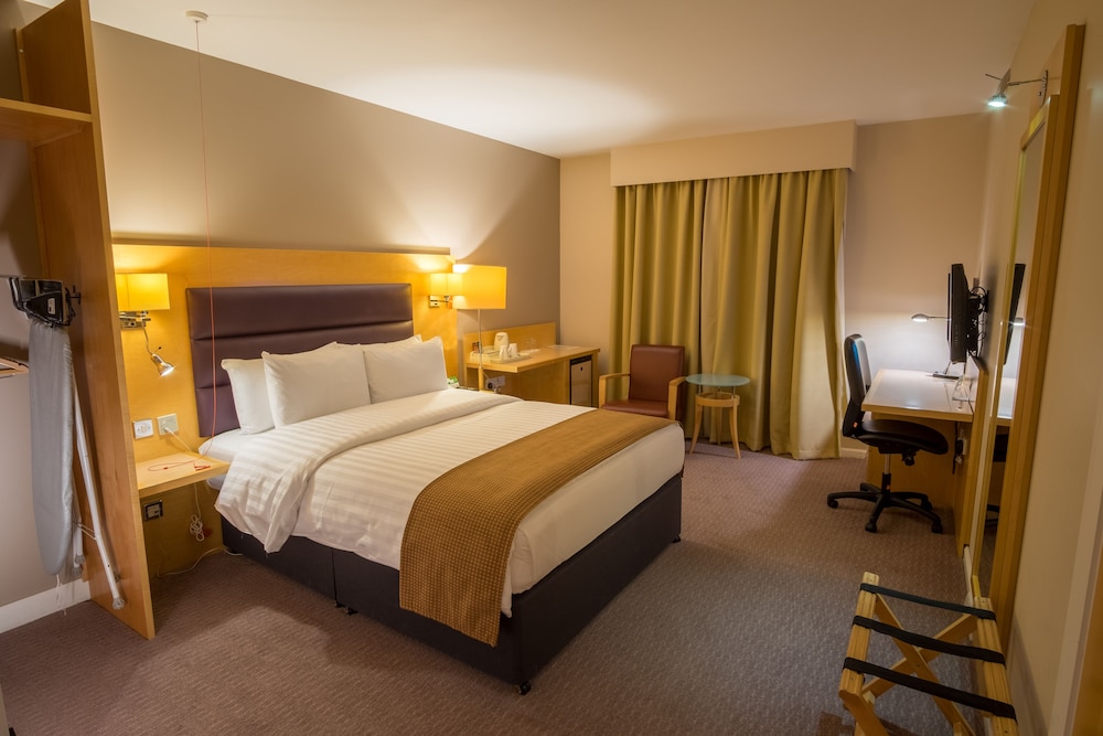 

Bari - Kingston Upon Thames - Holiday Inn LONDON - BRENTFORD LOCK