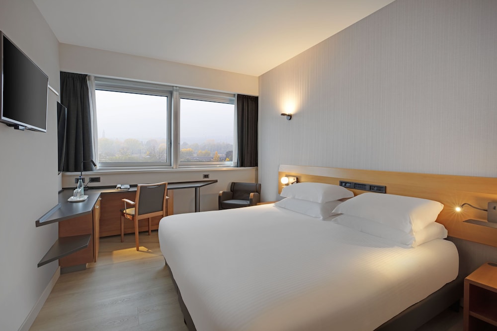 

Cagliari - San Donato Milanese - Crowne Plaza Milan - Linate