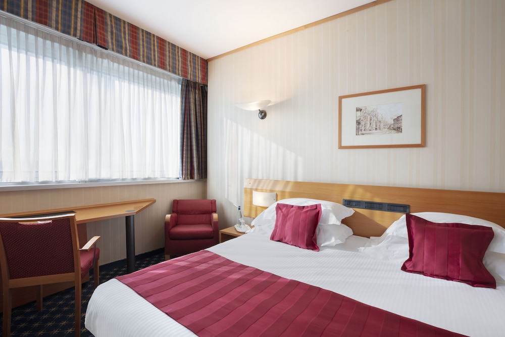 

Palermo - San Donato Milanese - Crowne Plaza Milan - Linate