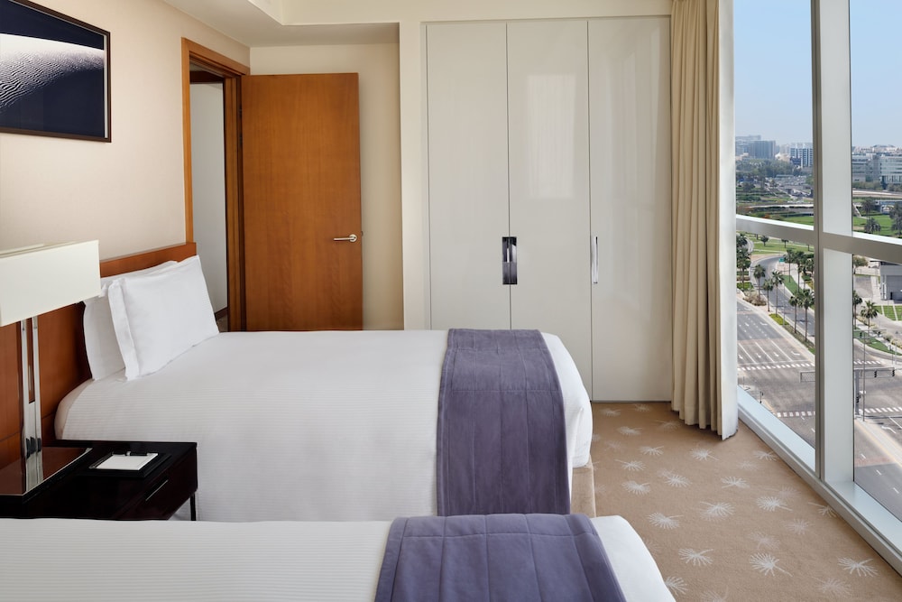 1 Bedroom Premium Waterfront Apartment