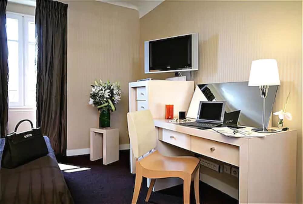

Bologna - Boulogne-Billancourt - Holiday Inn Paris - Auteuil