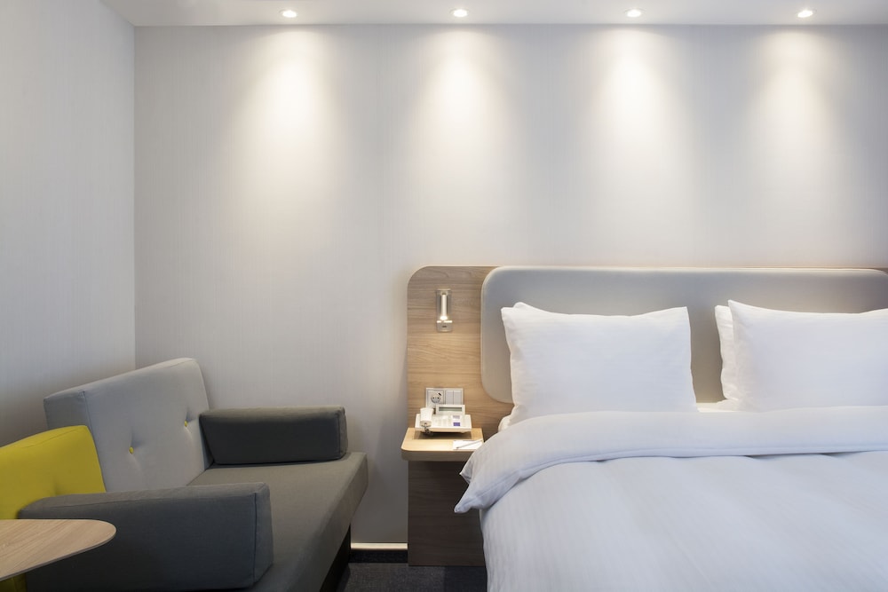 

Napoli - Baden-Baden - Holiday Inn Express Baden - Baden