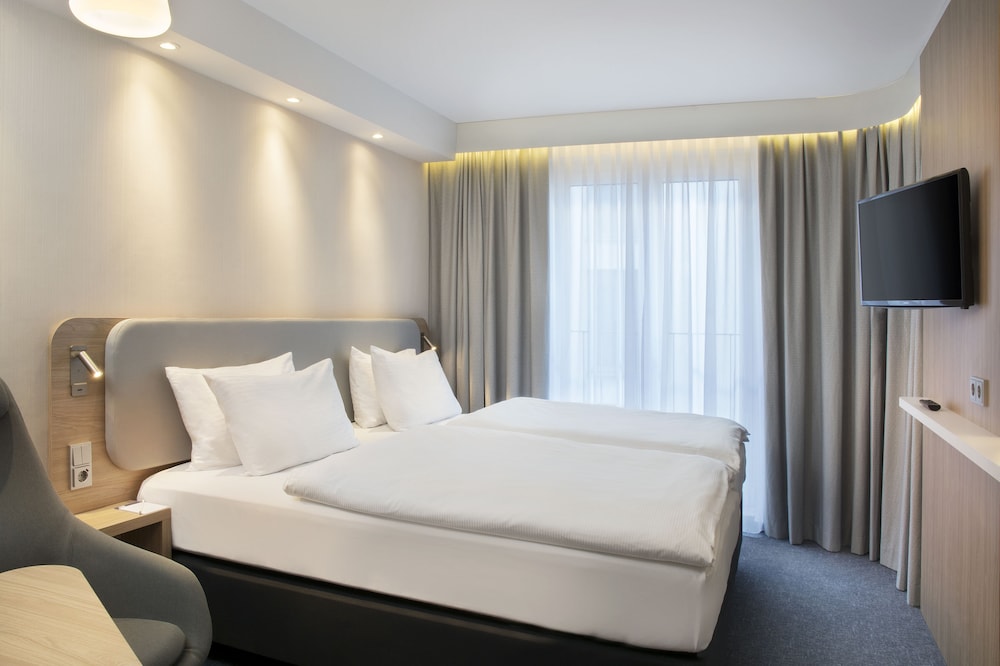 

Napoli - Foresta Nera, Germania - Holiday Inn Express Baden - Baden