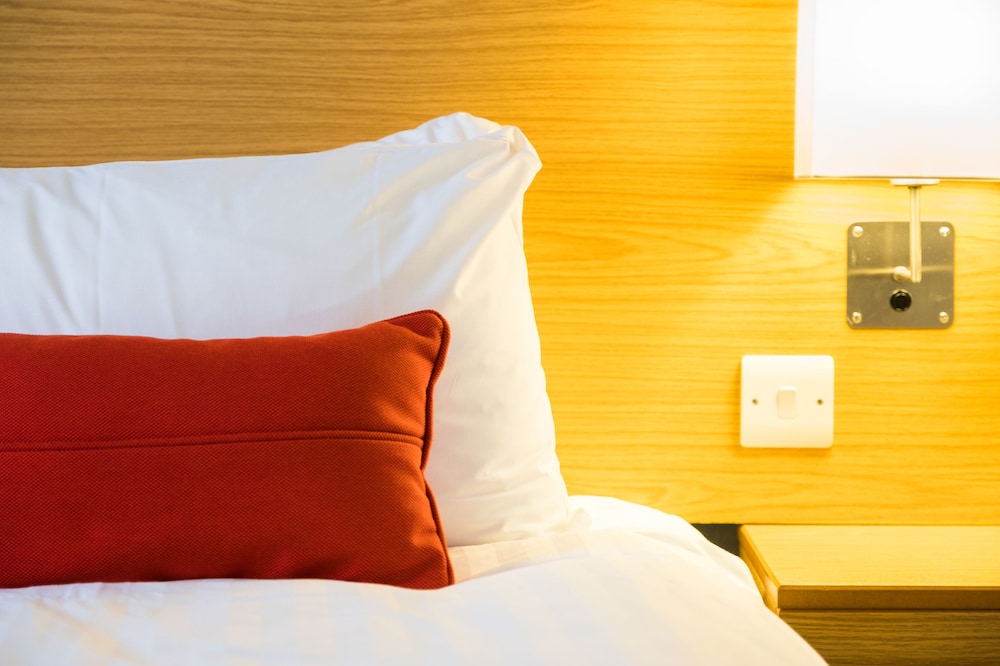 

Verona - Perth - Holiday Inn Express Perth
