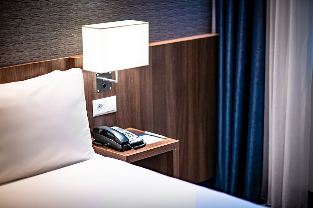 

Milano - Utrecht - Holiday Inn Express Utrecht - Papendorp