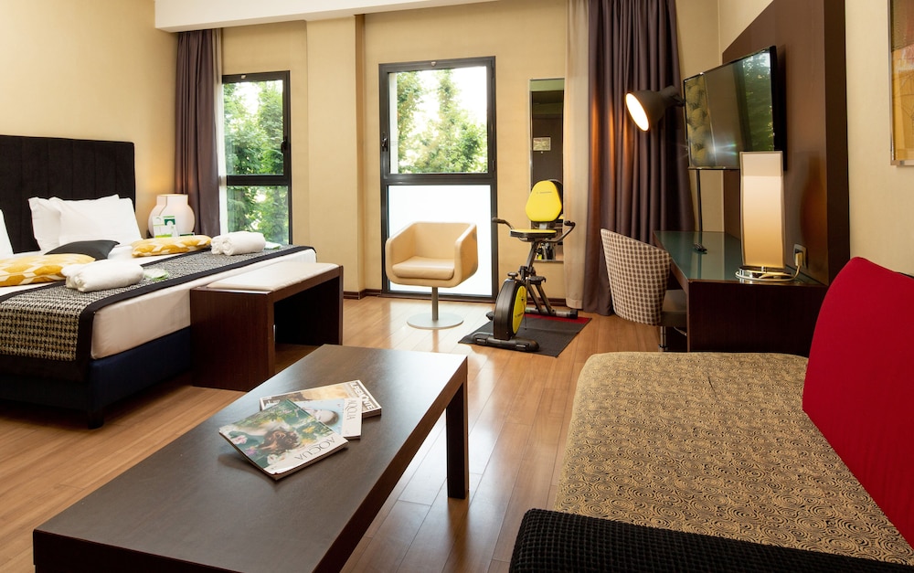 

Napoli - Rivoli - Holiday Inn Turin - Corso Francia