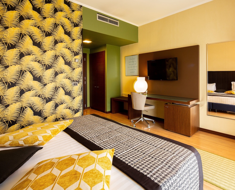 

Napoli - Rivoli - Holiday Inn TURIN - CORSO FRANCIA