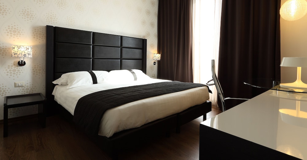 

Catania - Genova - Holiday Inn GENOA CITY