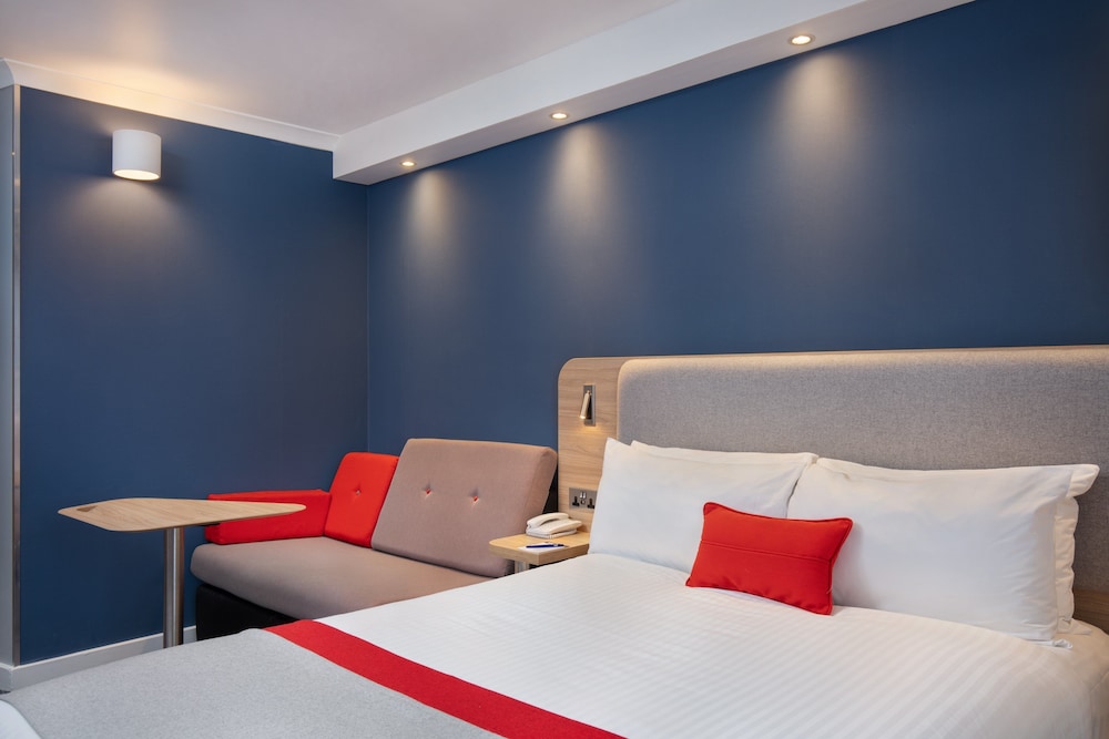 

Milano - Motherwell - Holiday Inn Express Strathclyde Park M74, Jct.5