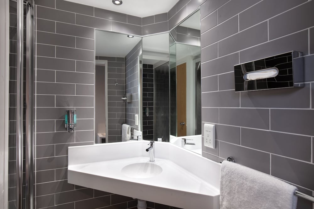 

Milano - Glasgow - Holiday Inn Express Strathclyde Park M74, Jct.5
