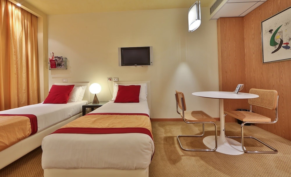 

Palermo - Padova - Crowne Plaza Padova