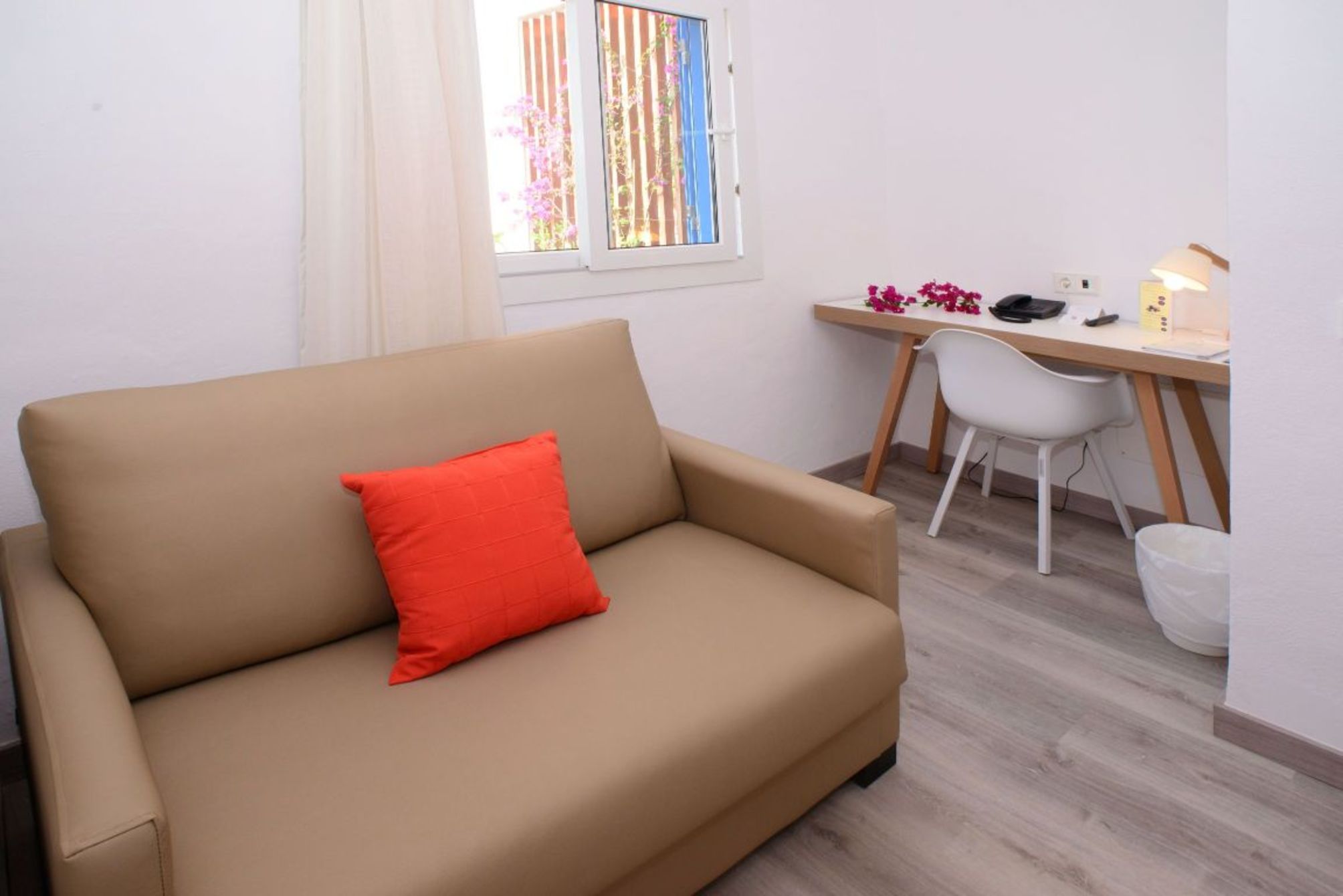 

Roma - Santa Eulalia del Río - Cala Llenya Resort Ibiza