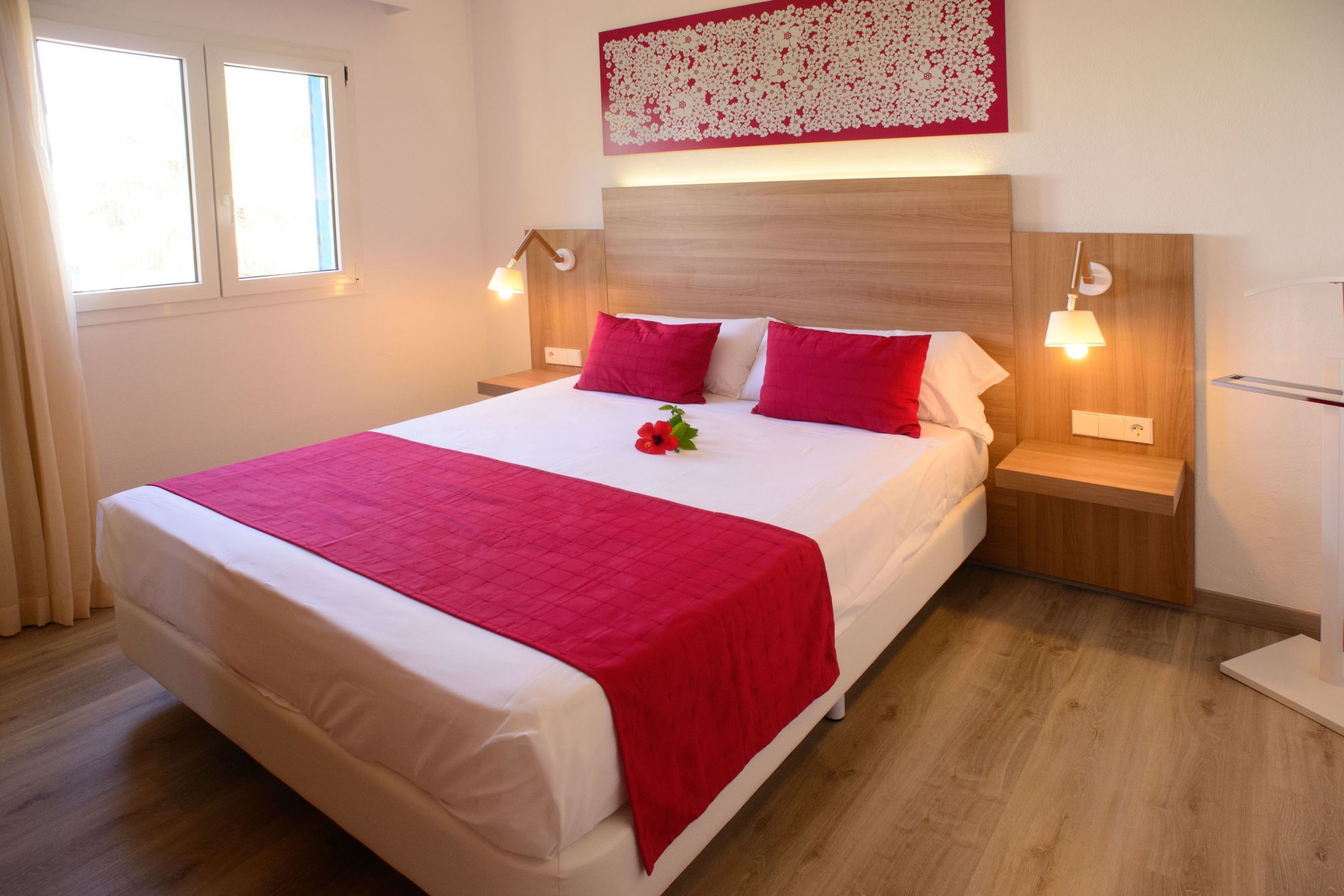 

Cagliari - Santa Eulalia del Río - Cala Llenya Resort Ibiza
