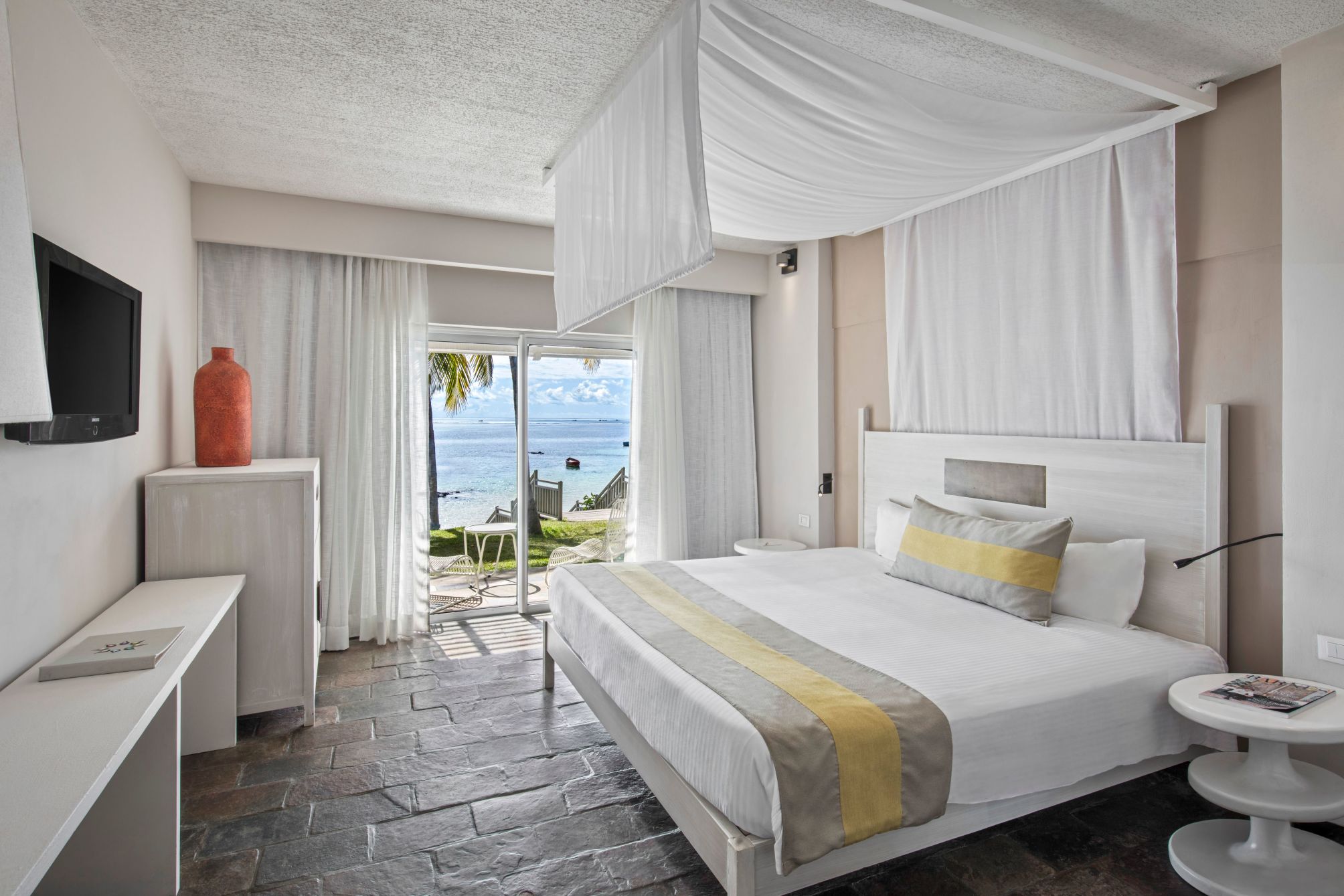 

Milano - Poste Lafayette - Solana Beach Mauritius - Adults Only