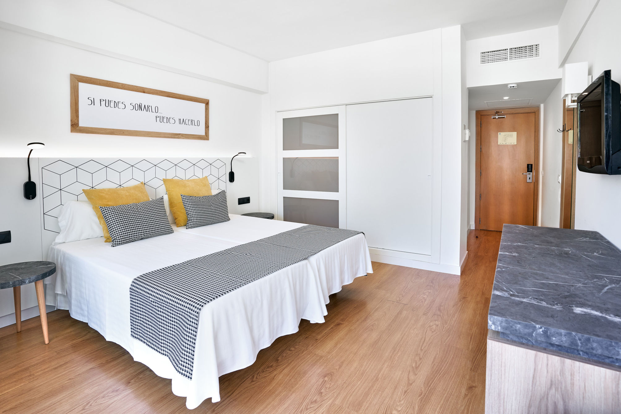 

Milano - Santa Ponsa - Flamboyan-Caribe Hotel