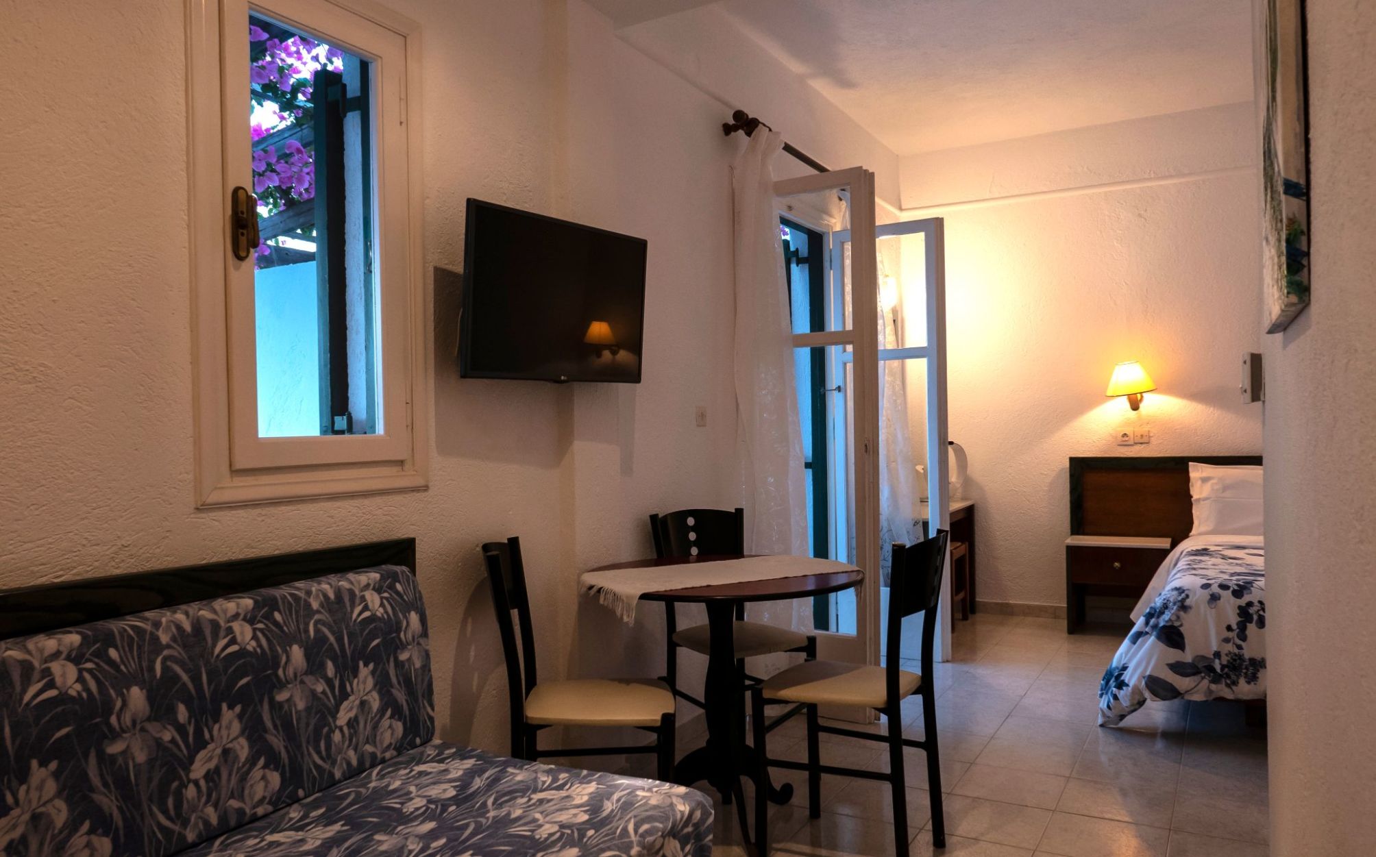 

Milano - Makry Gialos - Villea Village