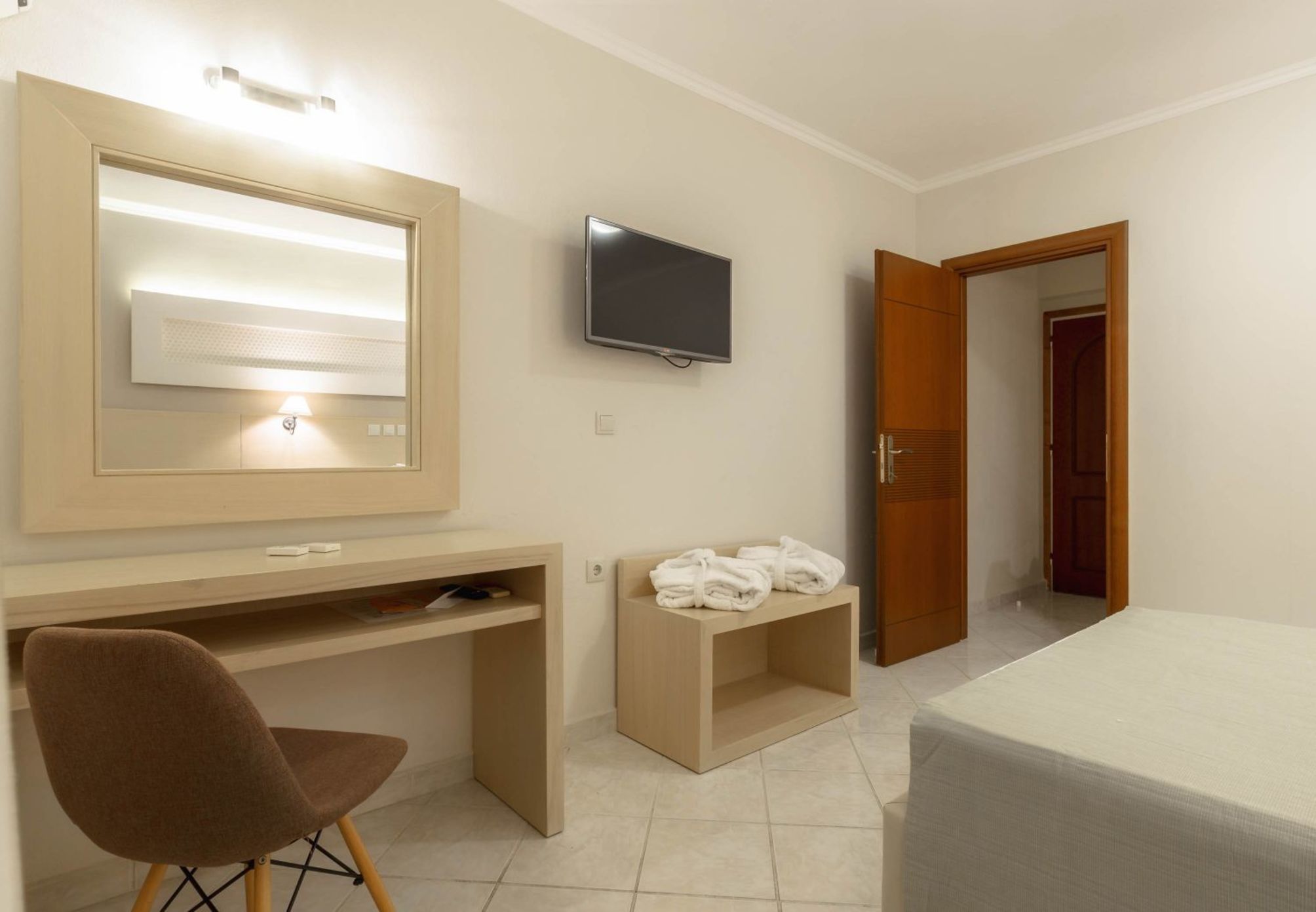 

Verona - Lithakia - Karras Hotel