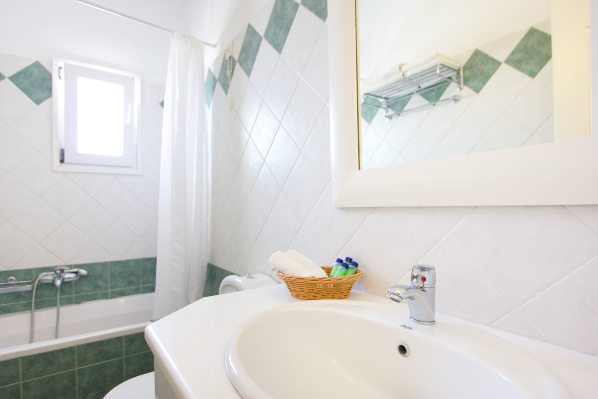 

Catania - Ftelia - Anixi Hotel