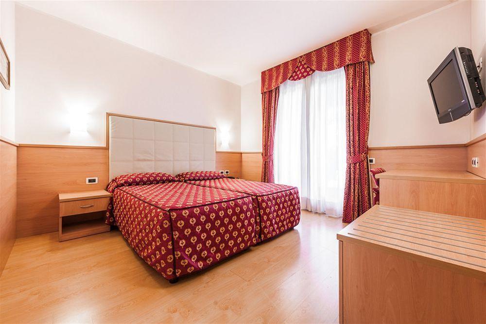 

Lamezia Terme - Arco - Club Hotel e Residence La Vela