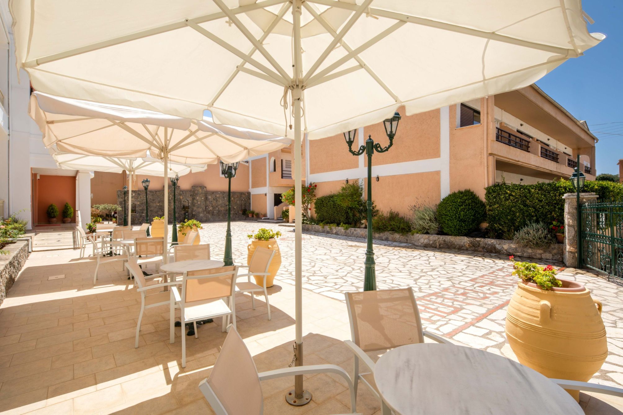 

Roma - Agios Georgios, Corfú - Rossis Beach Hotel