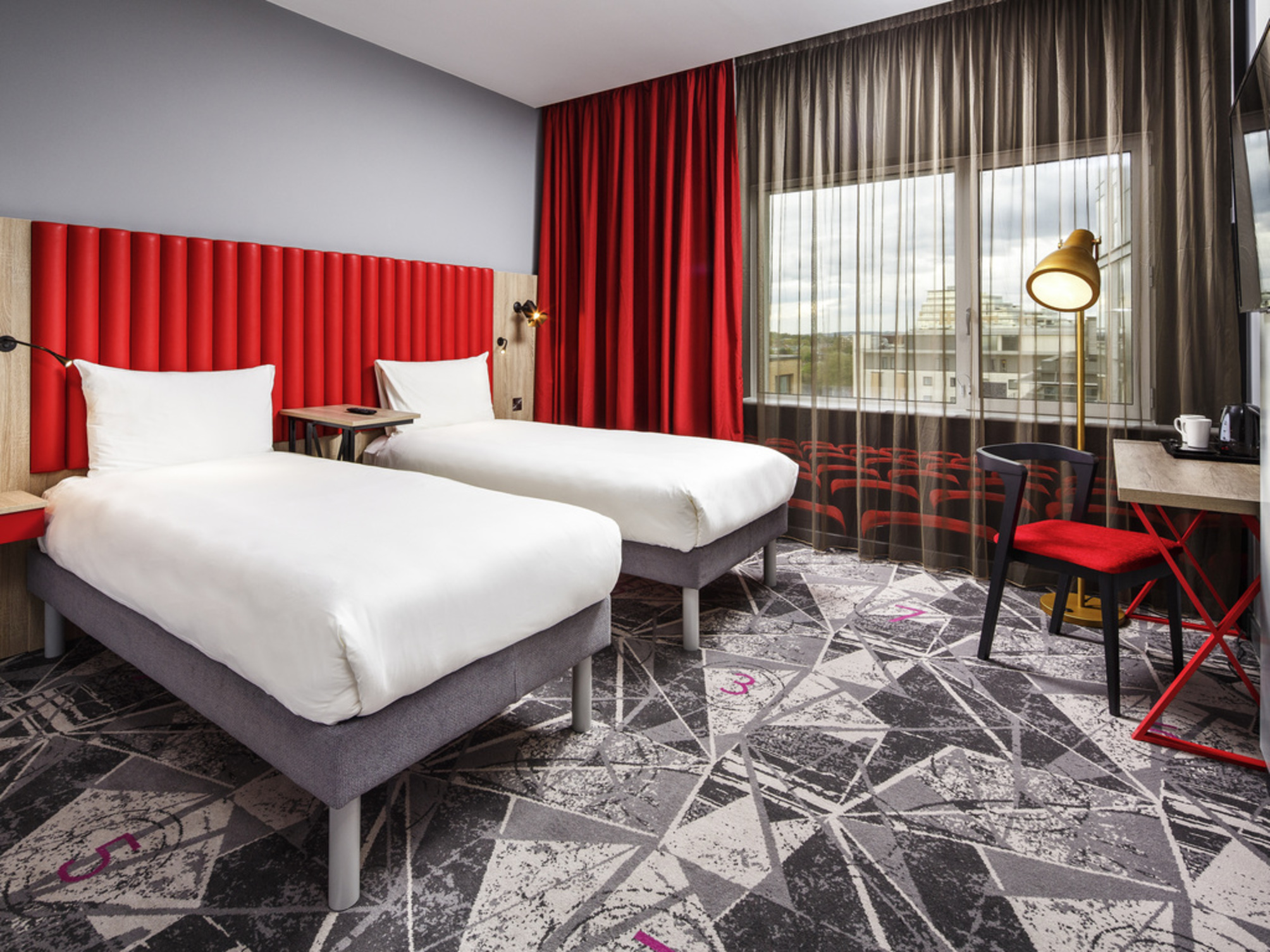 

Roma - Slough - ibis Styles London Ealing