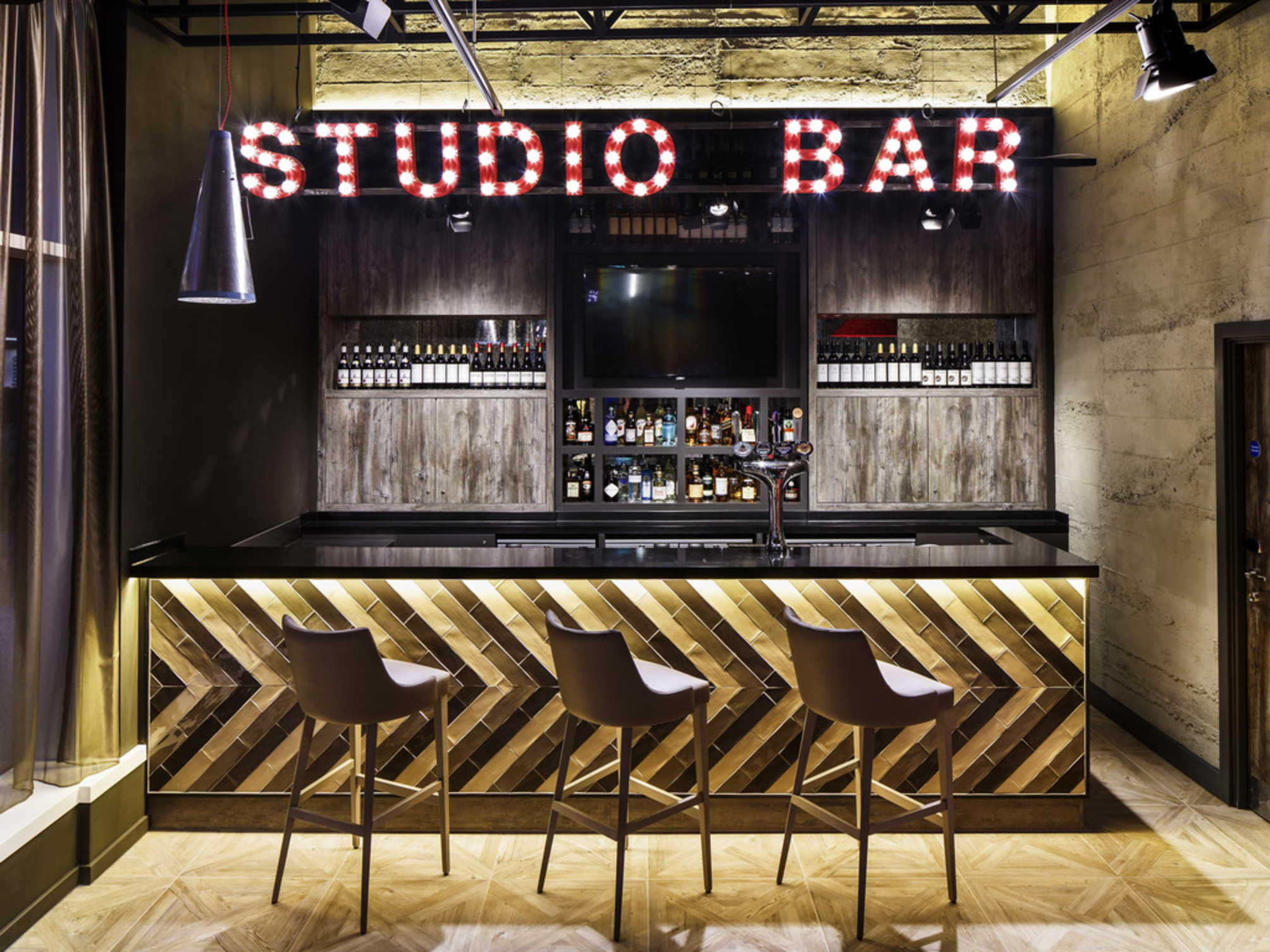 

Roma - Slough - ibis Styles London Ealing